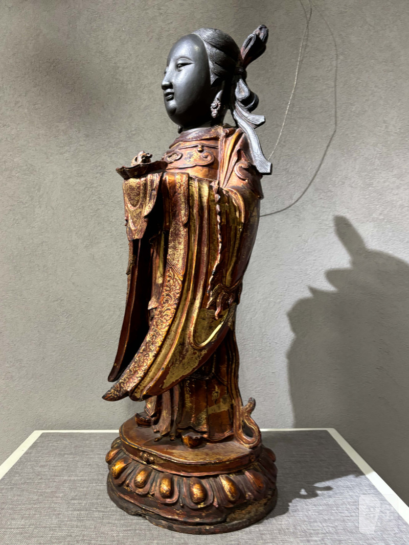 明 铜漆金龙女 - 图5